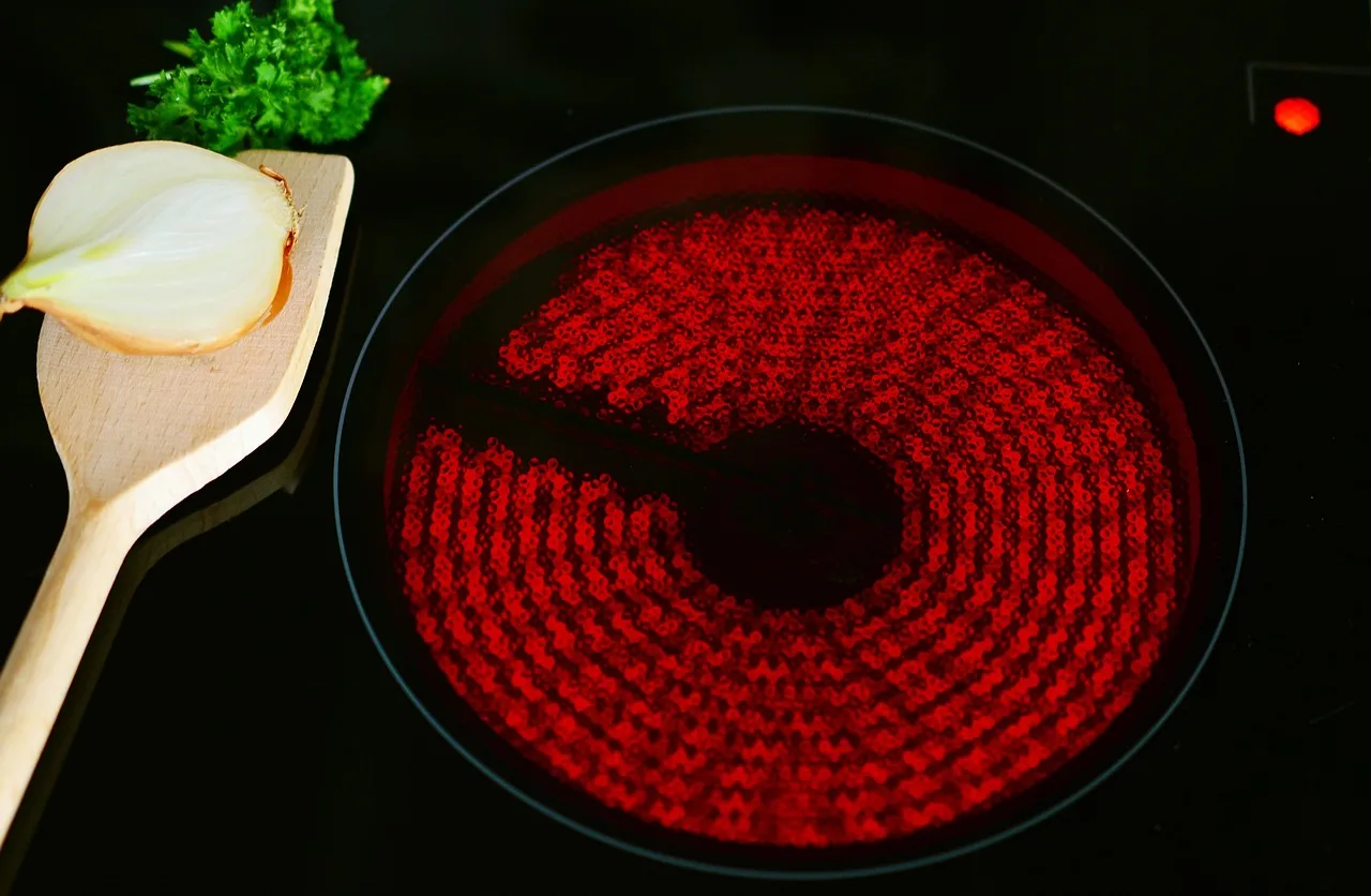 ceramic hob, cook, glow, spiral, kitchen, stove, stovetop, hot, hob, preparation, heat, kitchen stove, electric cooker, stove, stove, stove, stove, stove, stovetop, hob. Electrification projects options: whole-home, staged, equipment-only