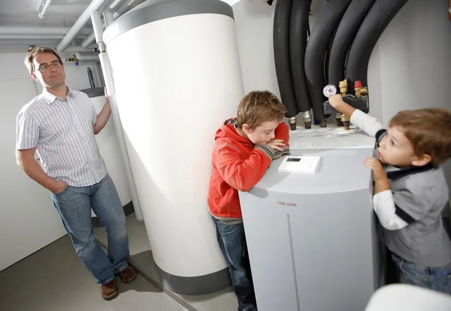 heat pumps, father, dad, kids, children, cellar, basement, family home, gray home, heat pumps, heat pumps, heat pumps, heat pumps, heat pumps. What does a home energy monitor reveal in a Canadian winter?