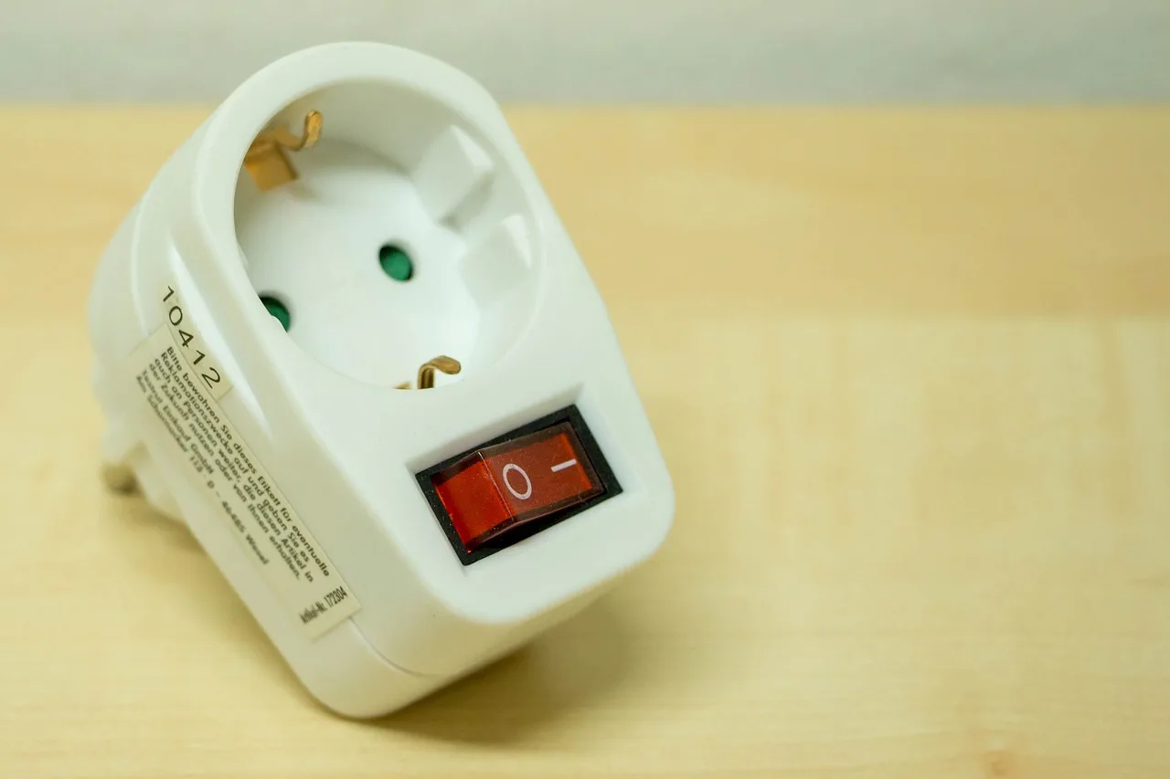 adapter, electrical engineering, electricity, technology, electronics, electrical current, switch, electrics, electric, power outlet, adapter, adapter, adapter, adapter, adapter, switch. Electric home upgrades comparison: which specs to check