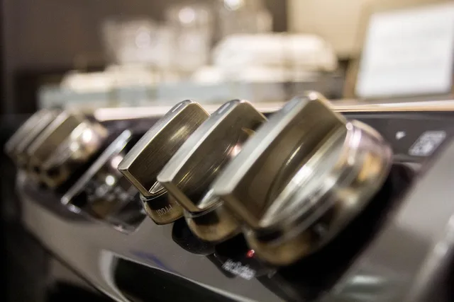 steel, industry, equipment, machine, stainless steel, machinery, kitchen, cooktop, stove, oven, metallic, brown kitchen, brown industry, cooktop, cooktop, cooktop, cooktop, cooktop, stove, oven. Induction cooktop specs: which to check and which to ignore